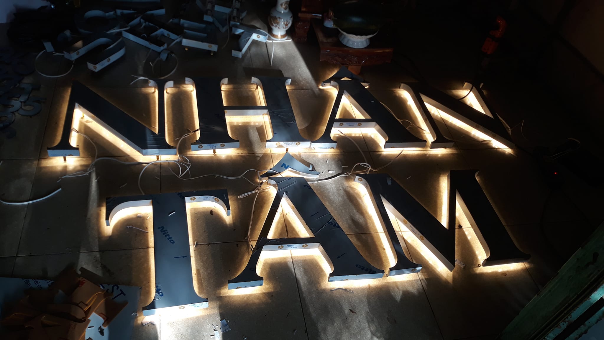 Thiết Kế Chữ Nổi Inox Vàng