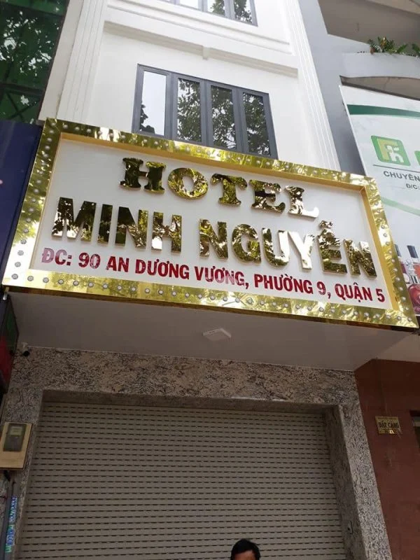 Mẫu Bảng Hiệu Chữ Inox Vàng Gương Đẹp Năm 2026