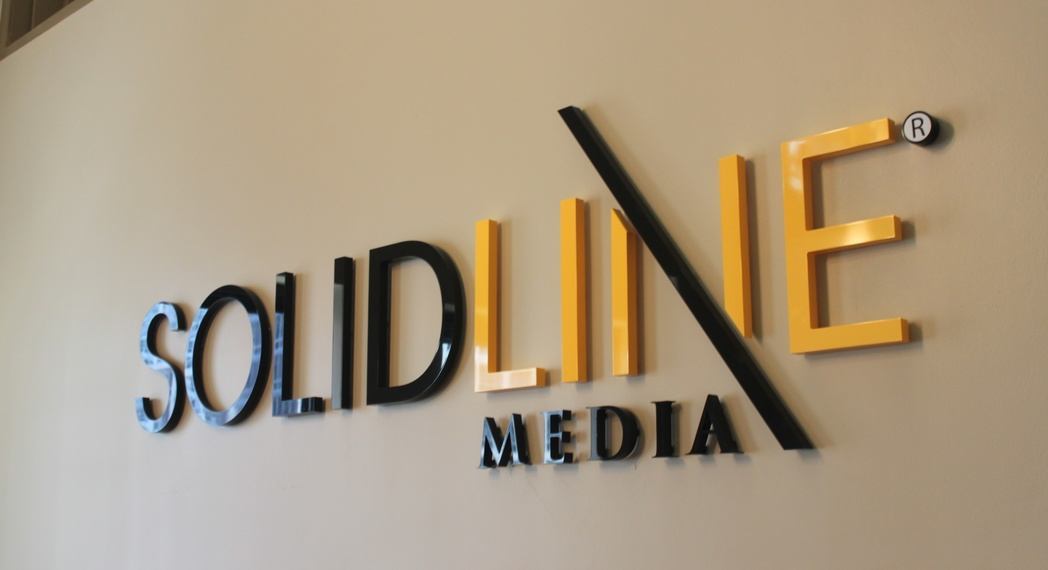 Thi Công Biển Hiệu Mica Chữ Nổi