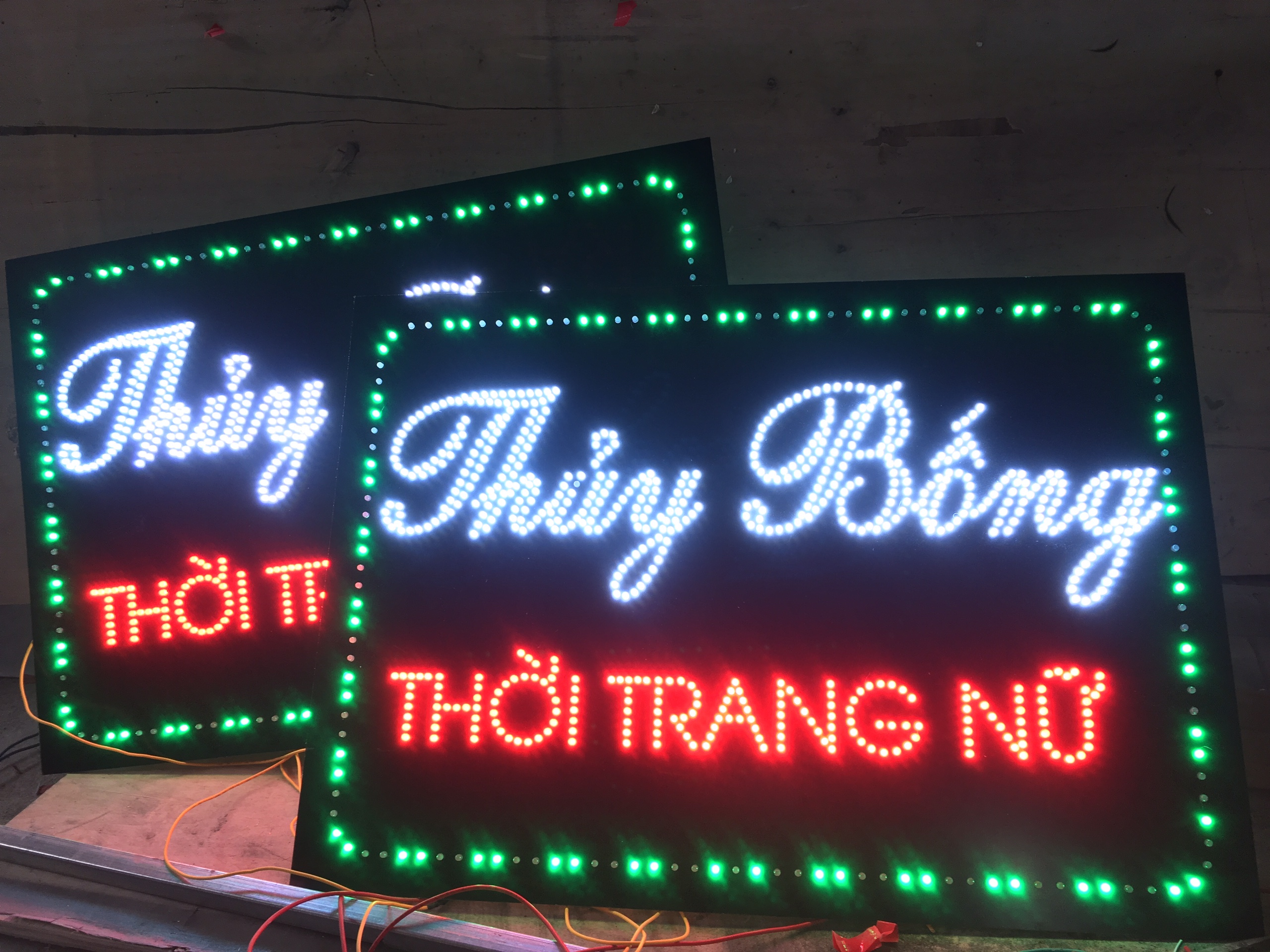 Mẫu Bảng Hiệu LED Vẫy Đẹp Năm 2026