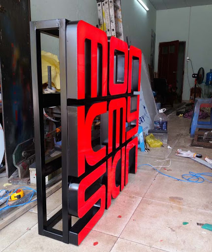 Bảng Hiệu Chữ Nổi Mica Chân Nhôm Đẹp, Bền