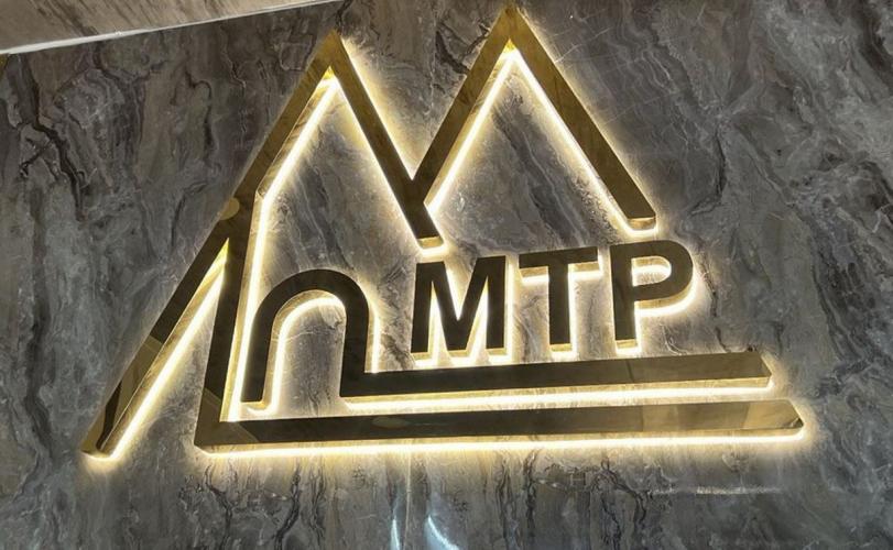 Thiết Kế Chữ Inox Vàng Gương Sang Trọng, Cao Cấp