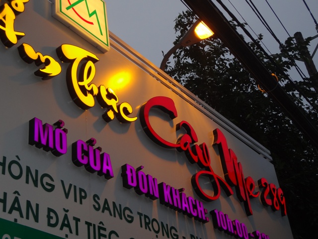 Mẫu Bảng Hiệu Mica Chữ Nổi Đẹp
