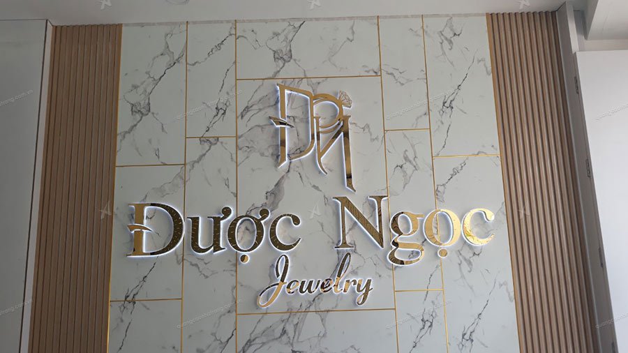 Mẫu Chữ Nổi Mica Hắt Sáng Chân Đẹp