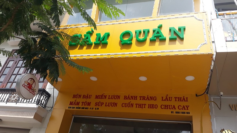 Thi Công Bảng Hiệu Chữ Nổi Mica Chân Nhôm Đẹp, Bền