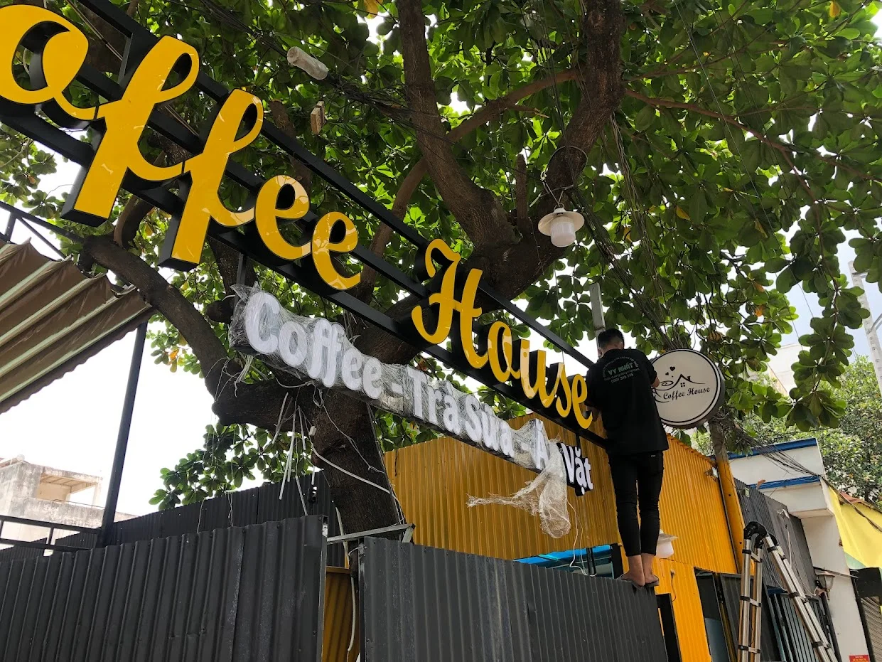 Thi Công Bảng Hiệu Chữ Nổi Đèn LED