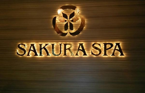 Thiết Kế Bảng Hiệu Chữ Nổi Inox Vàng Sang Trọng, Đẳng Cấp