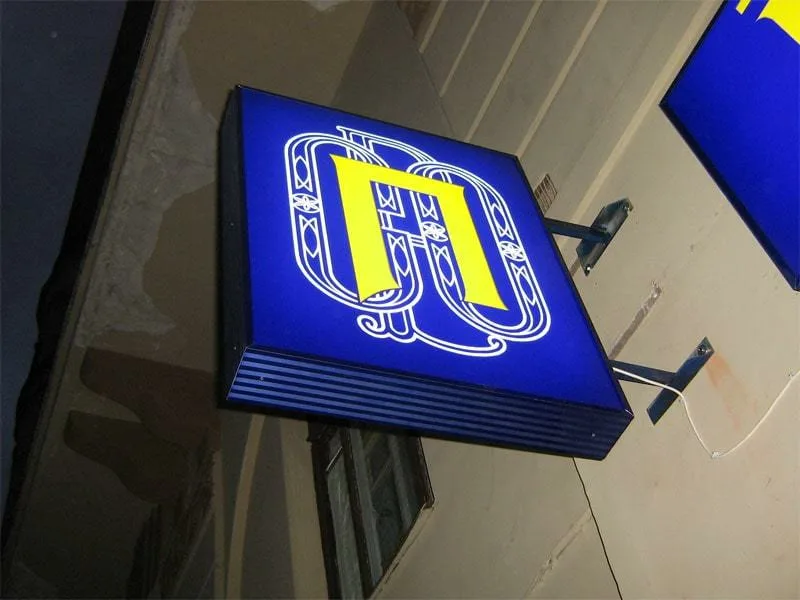 Thi Công Hộp Đèn Mica Chữ Nổi Đẹp