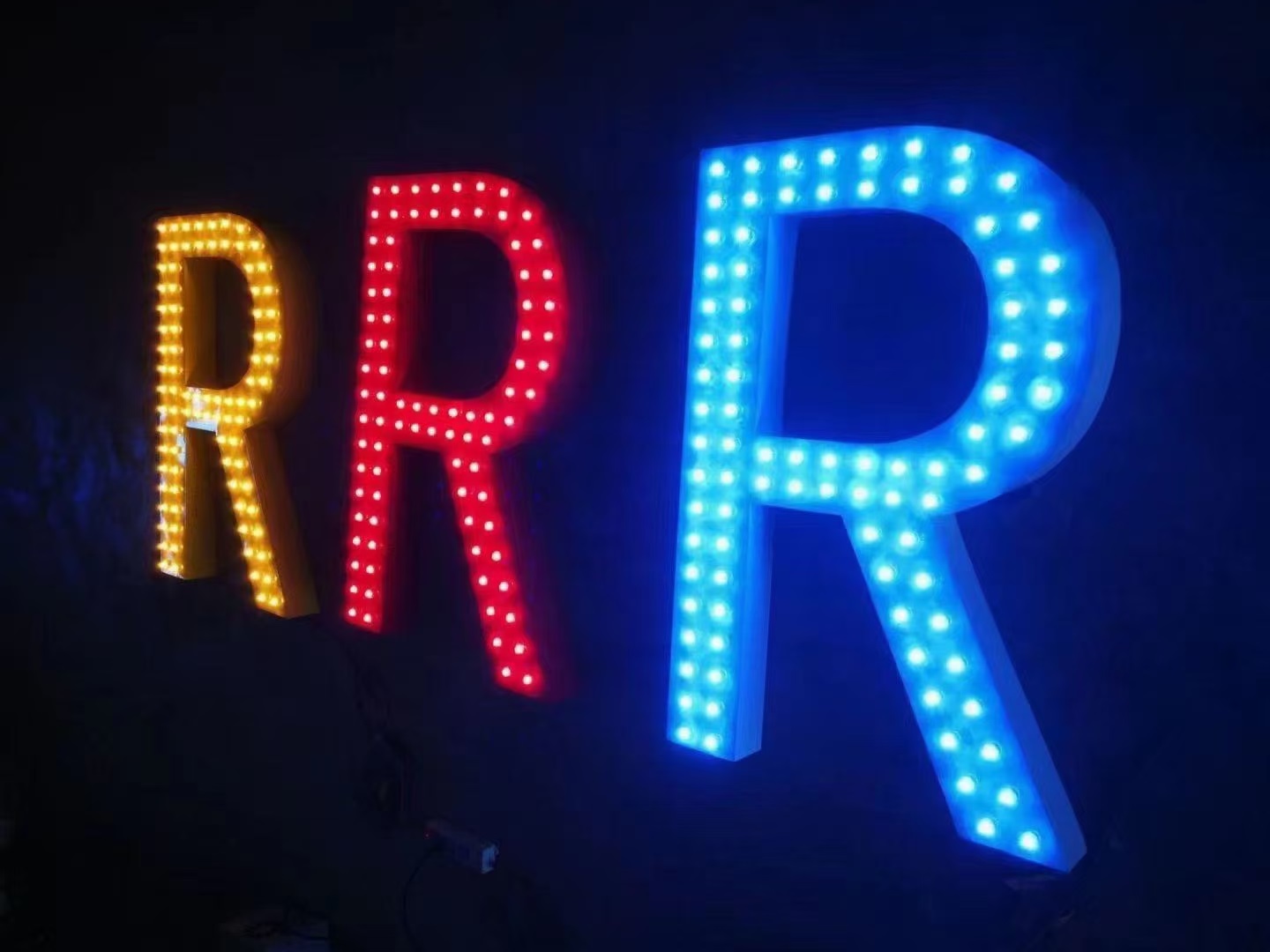 Mẫu Biển Chữ Nổi Đèn LED Đẹp