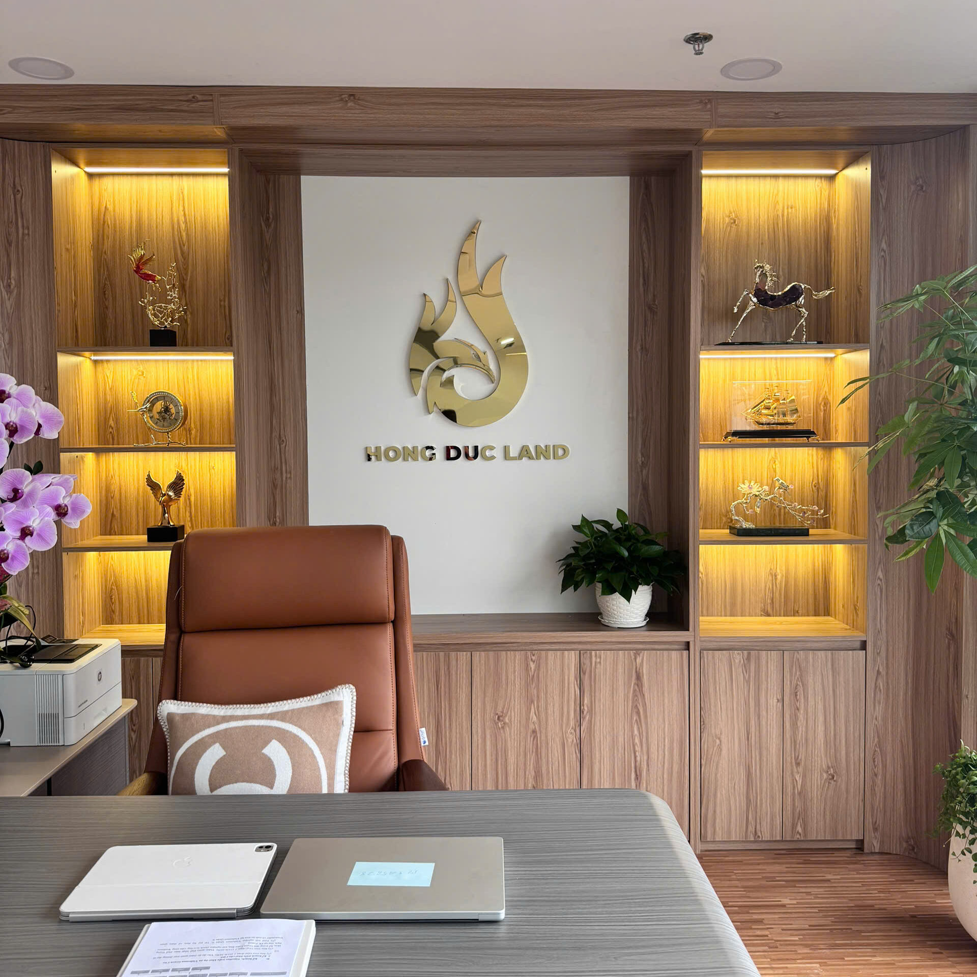 Thiết Kế Chữ Nổi Inox Vàng