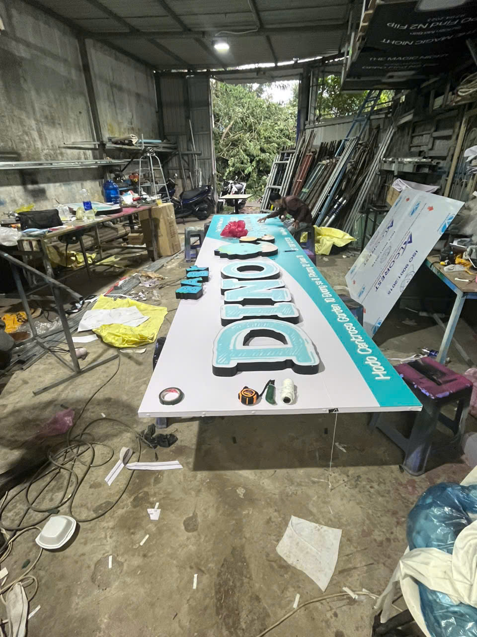 Biển Hiệu Cửa Hàng: Xu Hướng Thiết Kế Nổi Bật Năm 2025